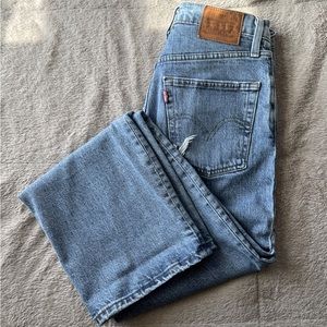 Levi’s Premium Ribcage Straight Ankle jeans 27x27